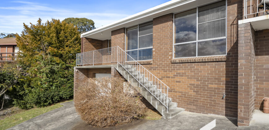 1/40 Broadwaters Pde, SANDY BAY TAS 7005