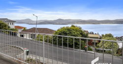 1/40 Broadwaters Pde, SANDY BAY TAS 7005