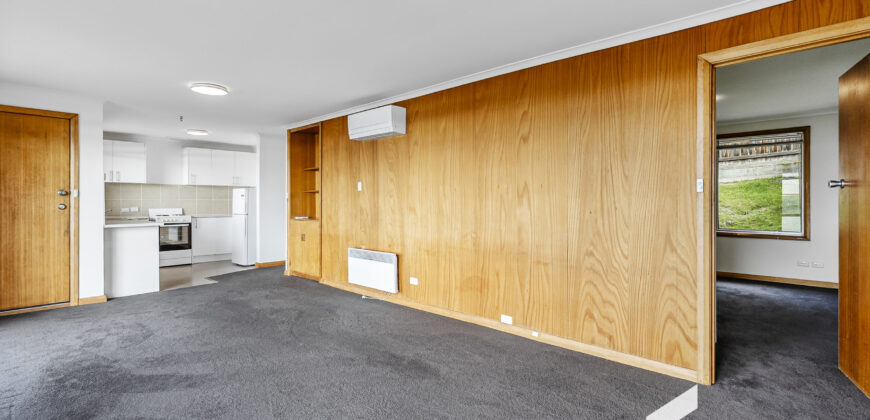 1/40 Broadwaters Pde, SANDY BAY TAS 7005