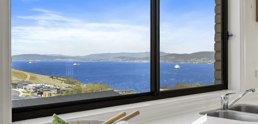 4 Endeavour Court, Tranmere TAS 7018