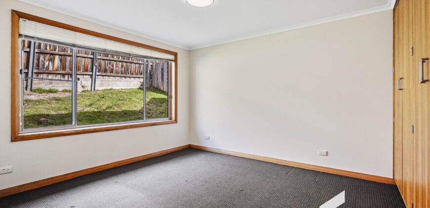 1/40 Broadwaters Pde, SANDY BAY TAS 7005