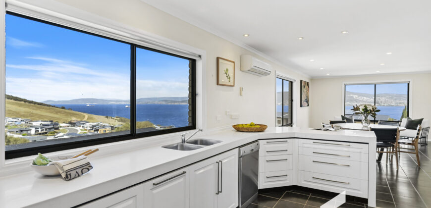 4 Endeavour Court, Tranmere TAS 7018