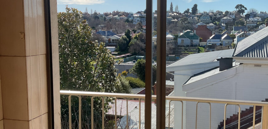 2/2 Ashfield Street, Sandy Bay, TAS 7005