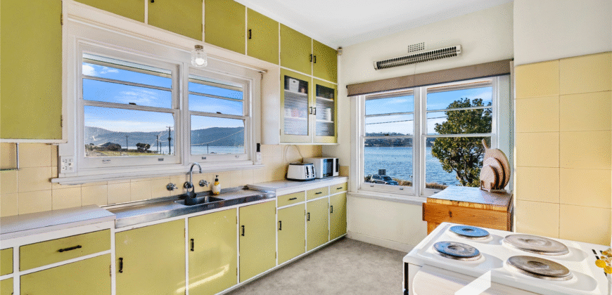 49 Lyell Highway, GRANTON TAS 7030