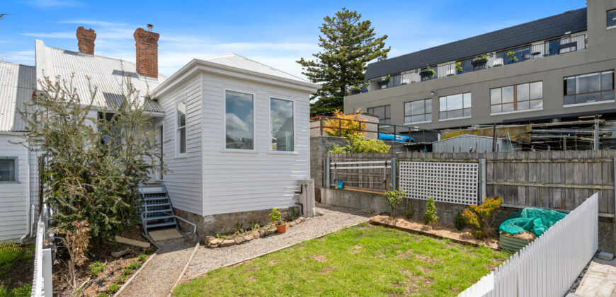 1 Flinders Lane,  Sandy Bay, TAS 7005