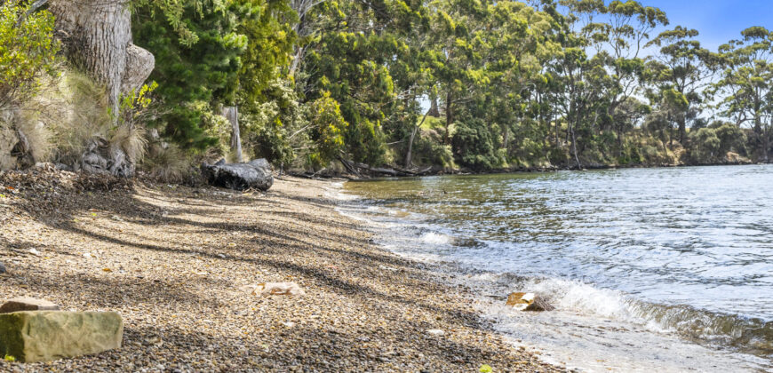 Channel Highway, Woodbridge TAS 7162 – Please contact agent for address