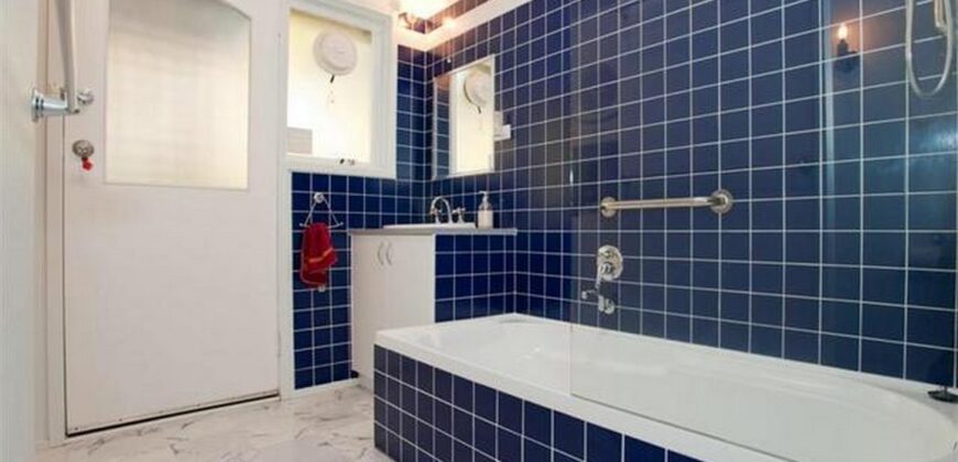 1/4 Amanda Crescent, SANDY BAY TAS 7005