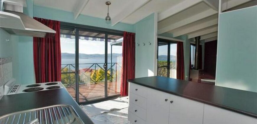 1/4 Amanda Crescent, SANDY BAY TAS 7005