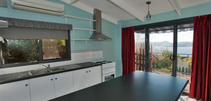 1/4 Amanda Crescent, SANDY BAY TAS 7005