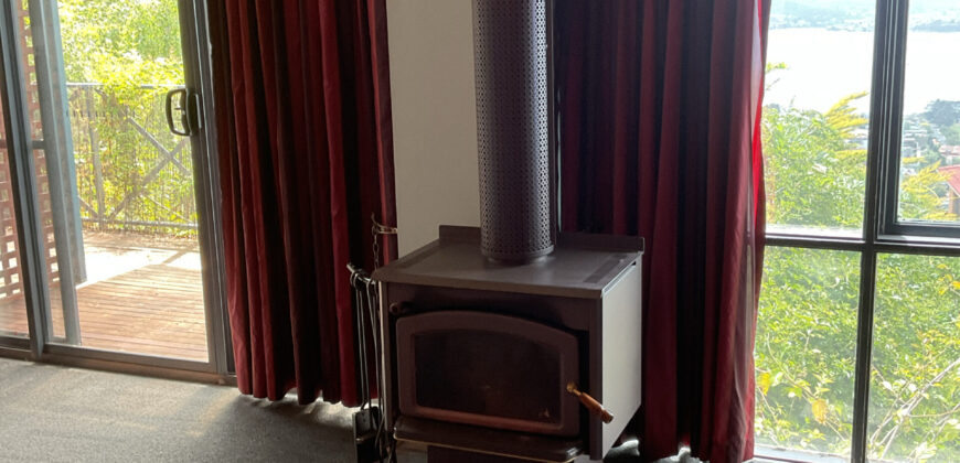 1/4 Amanda Crescent, SANDY BAY TAS 7005