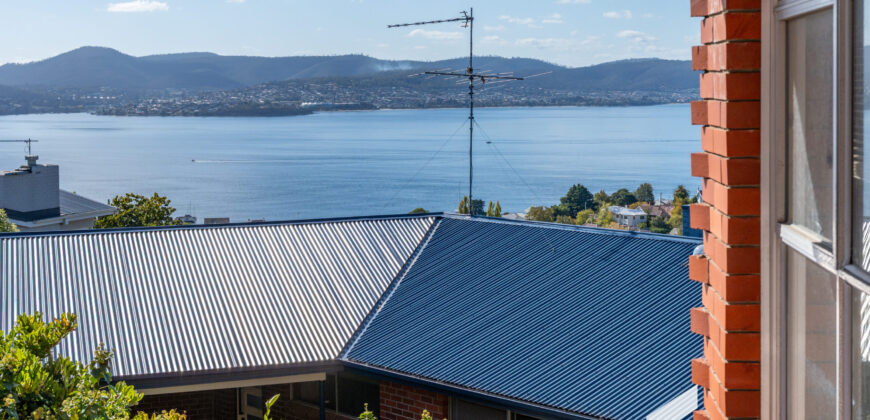 2/301 Churchill Avenue, SANDY BAY TAS 7005