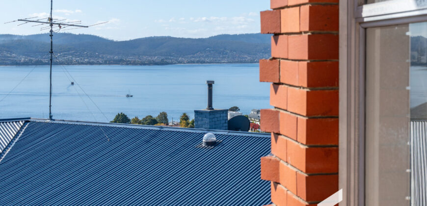 2/301 Churchill Avenue, SANDY BAY TAS 7005