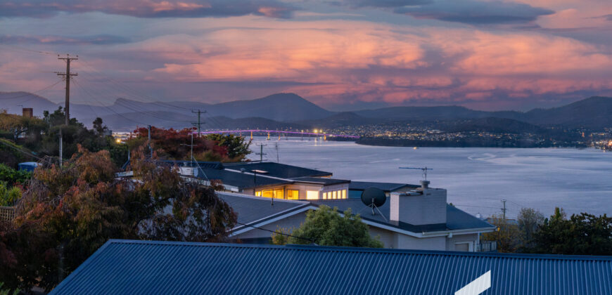 2/301 Churchill Avenue, SANDY BAY TAS 7005