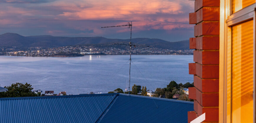 2/301 Churchill Avenue, SANDY BAY TAS 7005