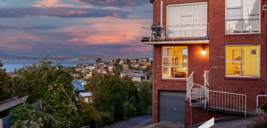 2/301 Churchill Avenue, SANDY BAY TAS 7005