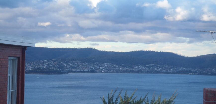 2/301 Churchill Avenue, SANDY BAY TAS 7005