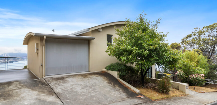 1/31 Nicholas Drive, SANDY BAY TAS 7005