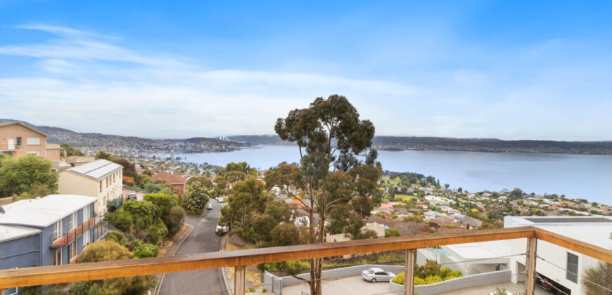 1/31 Nicholas Drive, SANDY BAY TAS 7005