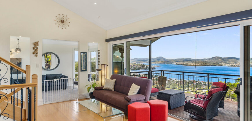 6 Glover Drive, SANDY BAY TAS 7005