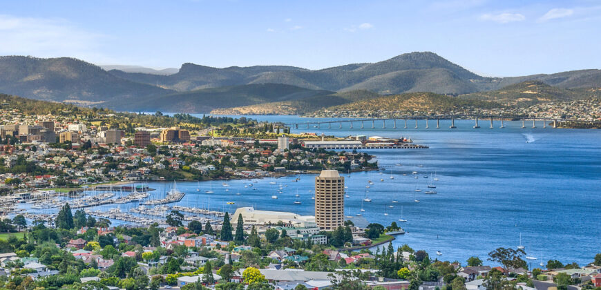 6 Glover Drive, SANDY BAY TAS 7005