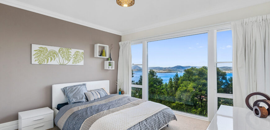 6 Glover Drive, SANDY BAY TAS 7005
