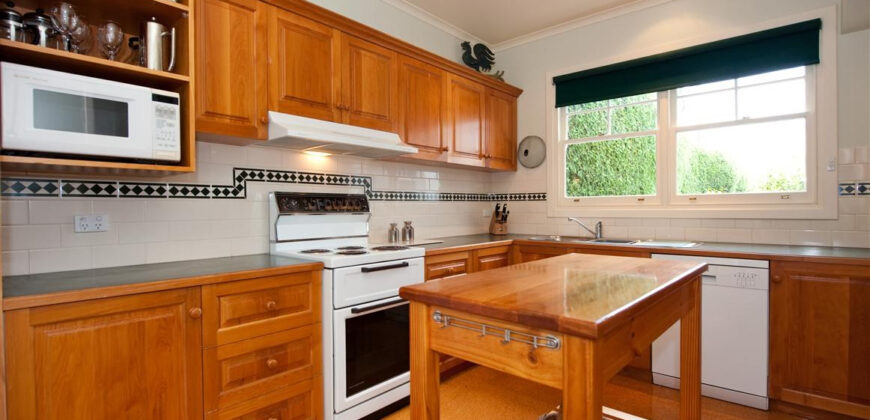 10A Mawhera Avenue, Sandy Bay Tas 7005