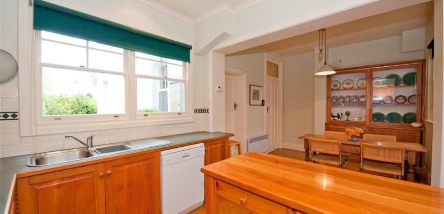 10A Mawhera Avenue, Sandy Bay Tas 7005