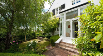 10A Mawhera Avenue, Sandy Bay Tas 7005