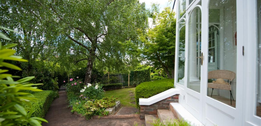 10A Mawhera Avenue, Sandy Bay Tas 7005