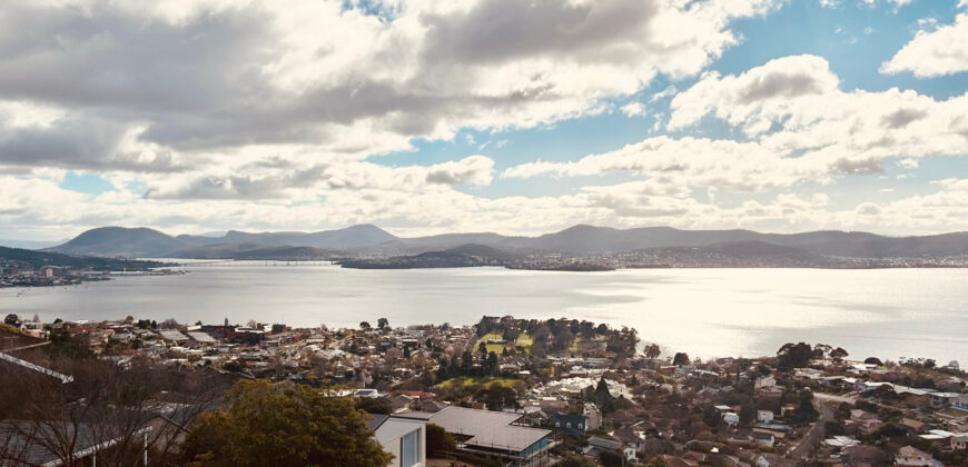2/13 Kingsley Ave, Sandy Bay TAS 7005