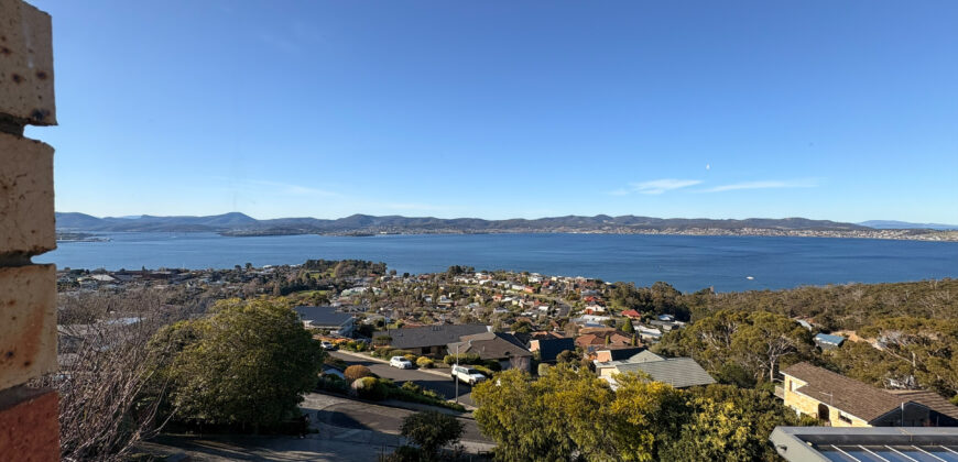 2/13 Kingsley Ave, Sandy Bay TAS 7005
