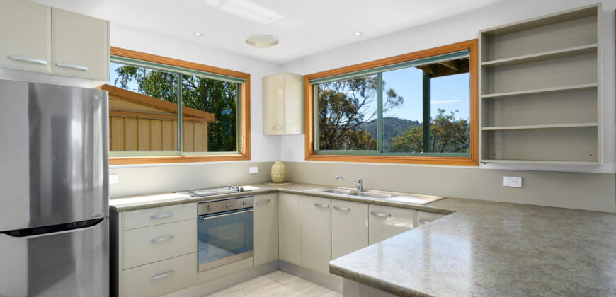 35 Auburn Road, Kingston Beach TAS 7050
