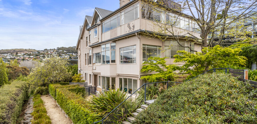 11/84 Upper Fitzroy Crescent, South Hobart Tas 7004