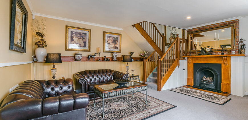 The Stables – Historic Chard, City Views and Exceptional Lifestyle