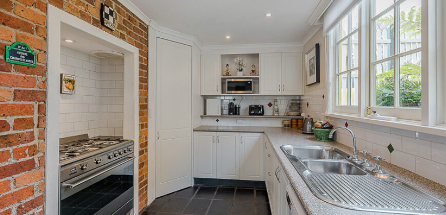 The Stables – Historic Chard, City Views and Exceptional Lifestyle