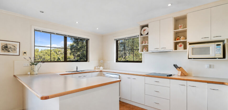 8 Dewrang Place, MOUNT STUART TAS 7000