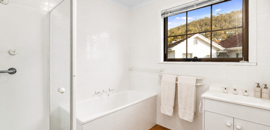 8 Dewrang Place, MOUNT STUART TAS 7000