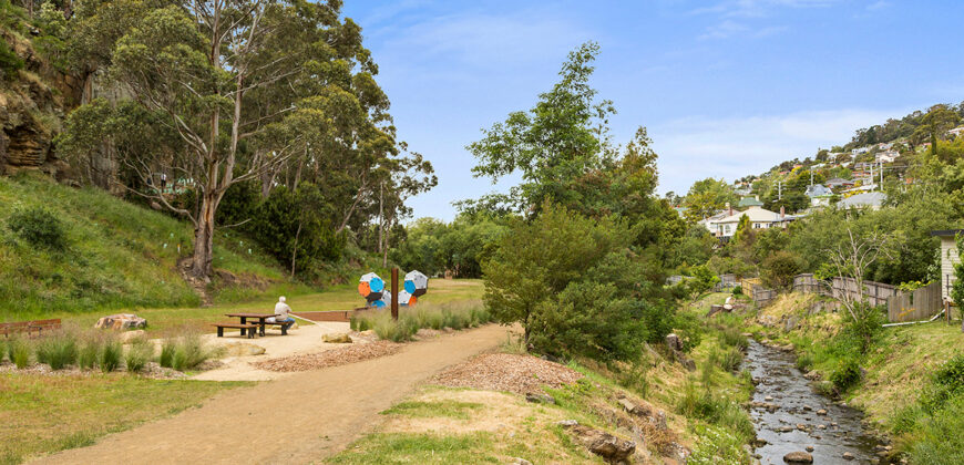 11/84 Upper Fitzroy Crescent, South Hobart Tas 7004
