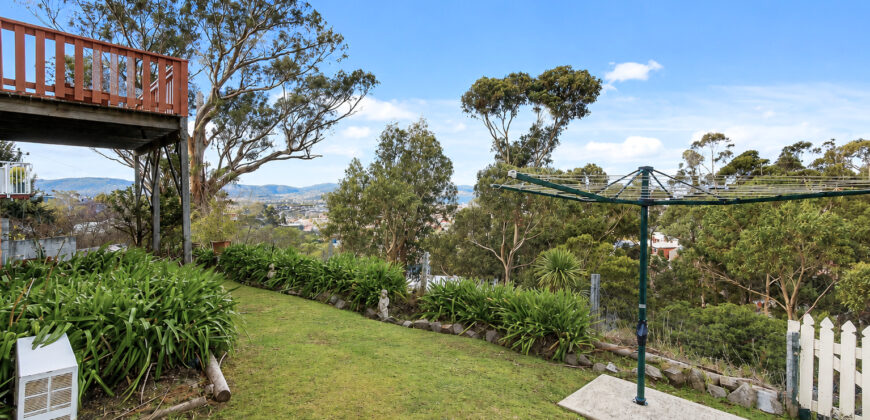 8 Dewrang Place, MOUNT STUART TAS 7000