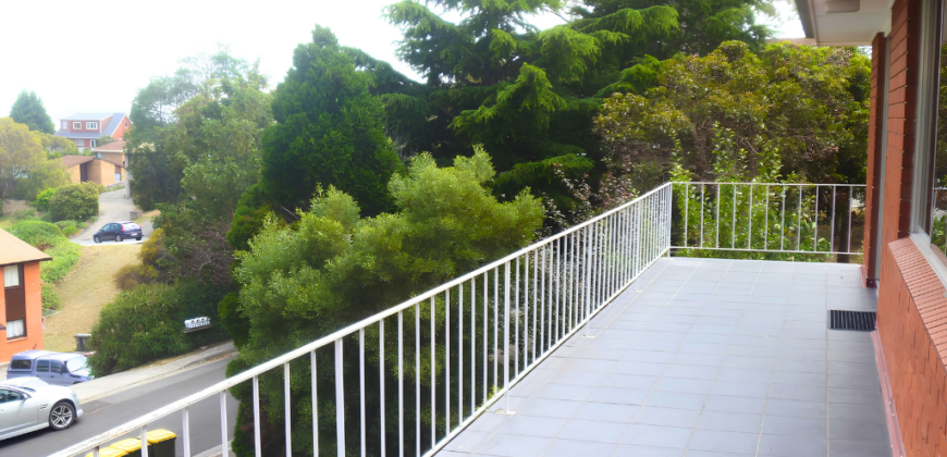 4 Dalkeith Court, Sandy Bay Tas 7005