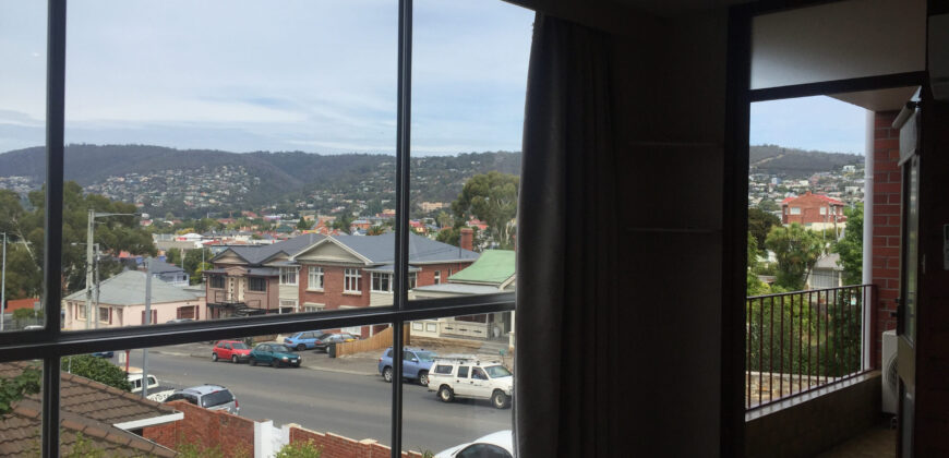 4/11 Byron Street, SANDY BAY