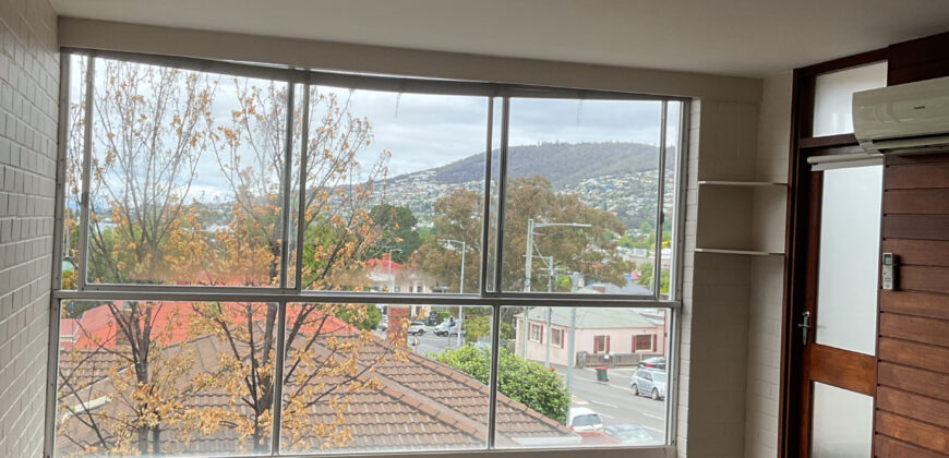 4/11 Byron Street, SANDY BAY